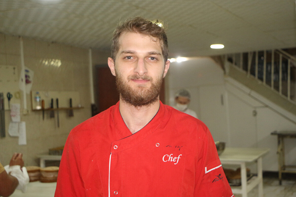 Mustafa Aydınoğlu ise, "Babam kazı kazan almıştı. Baktı, çıkmadı diye çöpe attı. Babam gittikten sonra 'bir bakayım, kontrol edeyim' dedim. Baktığımda 200 bin TL çıktığını gördüm.