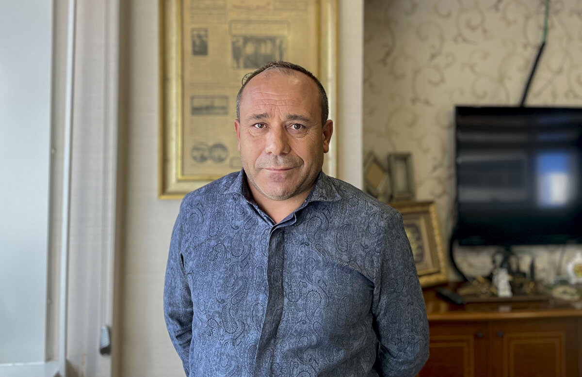 Kılıç, AA muhabirine, meslek hayatına başlama serüvenini anlattı. 1983 yılında henüz 13 yaşındayken Kozanoğlu Kozmaksan şirketinde çırak olarak çalışmaya başladığını belirten Kılıç, 1986'da şimdiki adıyla mesleki eğitim merkezi olan çıraklık eğitim merkezine girdiğini söyledi.<br>