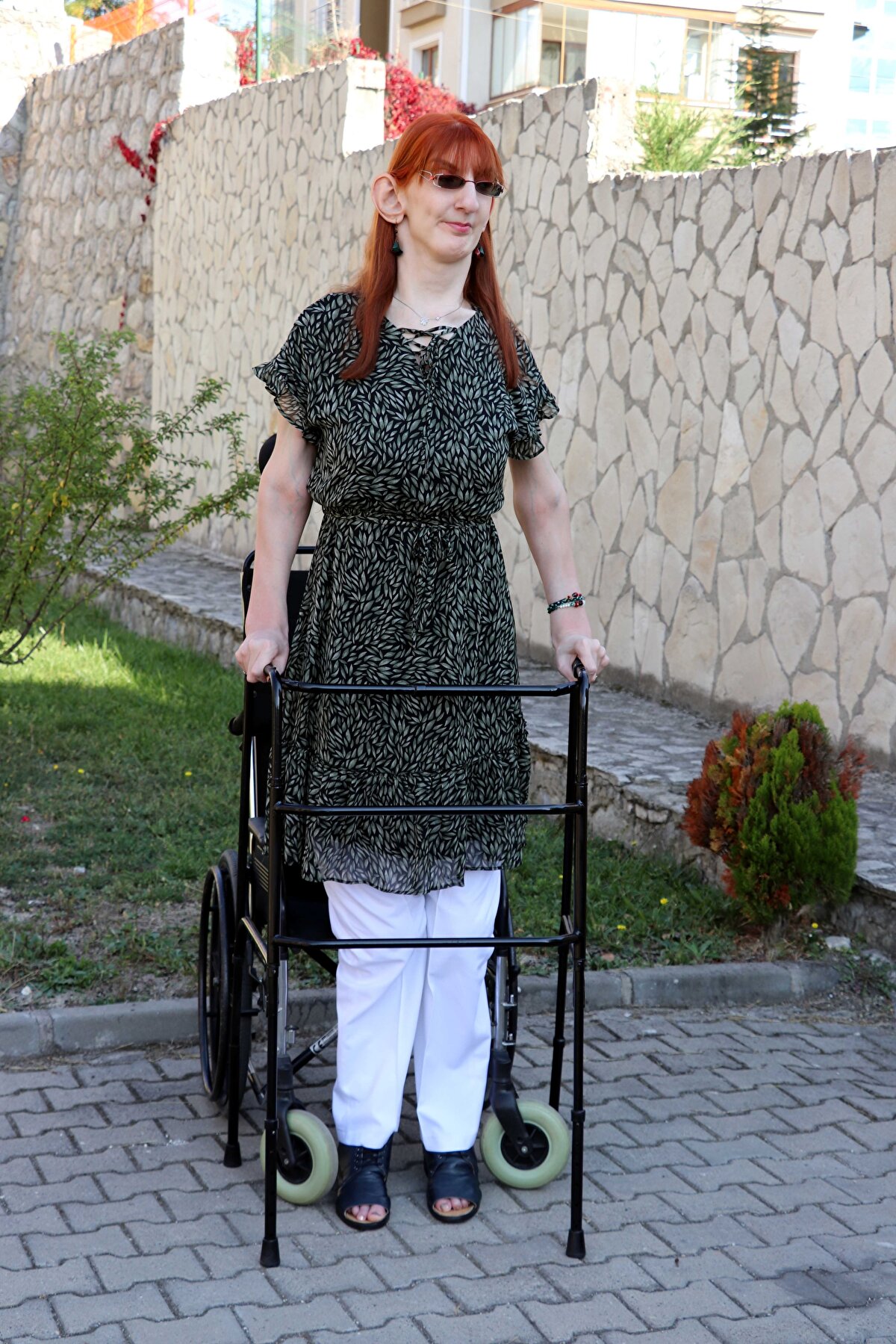 Gelgi, dünden beri gösterilen ilgi ve desteğin kendisini çok mutlu ettiğini dile getirerek herkese teşekkür etti.<br><br>Yaşayan en uzun boylu kadın ve erkeğin Türkiye'de olduğunu vurgulayan Gelgi şunları belirtti: