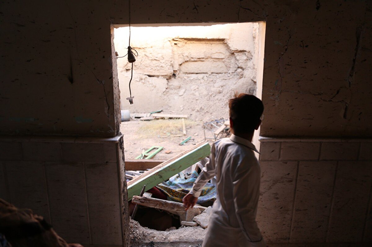 Cami cemaatinden Muhammed İsmail Refiki, Taliban'ın ülkede henüz düzen kuramadığını kaydederek, bölgedeki güvenlik sorununu "ihmal" olarak tanımlamadı.