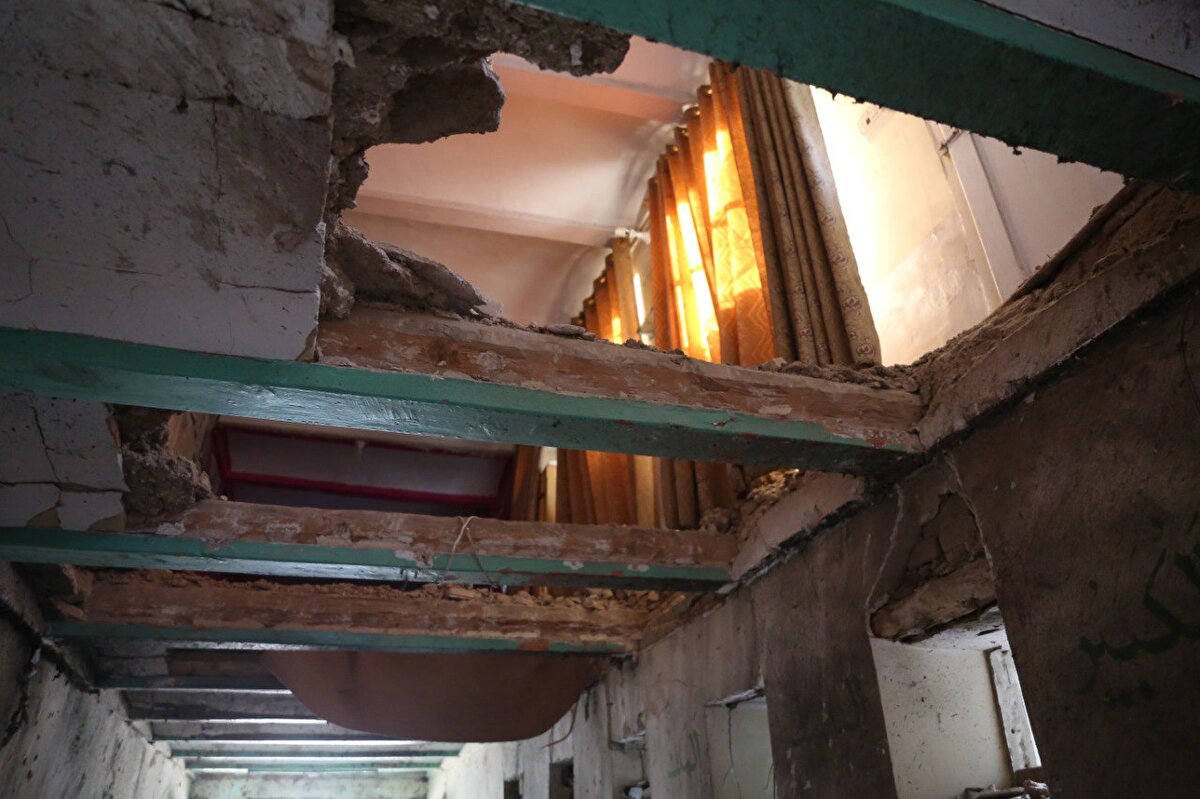 Saldırı sonrası camide meydana gelen hasar...