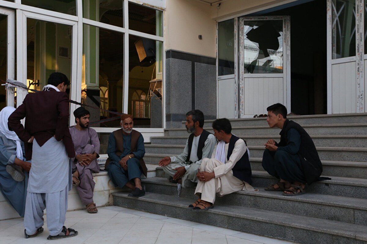 Refiki, ABD sonrası Taliban güçlerinin de birçok defa saldırıya uğradığını anımsatarak, DEAŞ'ın ilk hedefinin mezhep kavgası çıkarmak olduğunu söyledi.