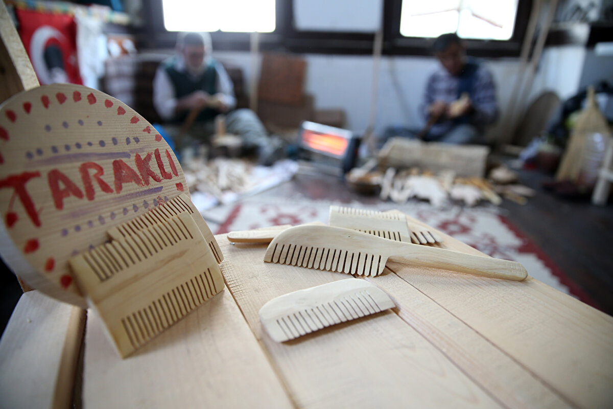 Altuğ, "Taraklı Şimşir Tarak" ve "Taraklı Şimşir Kaşık" ile coğrafi işaret tescilli ürün sayısının 13'e ulaştığını belirterek, 3 ürünün de başvuru aşamasında olduğunu bildirdi.<br>