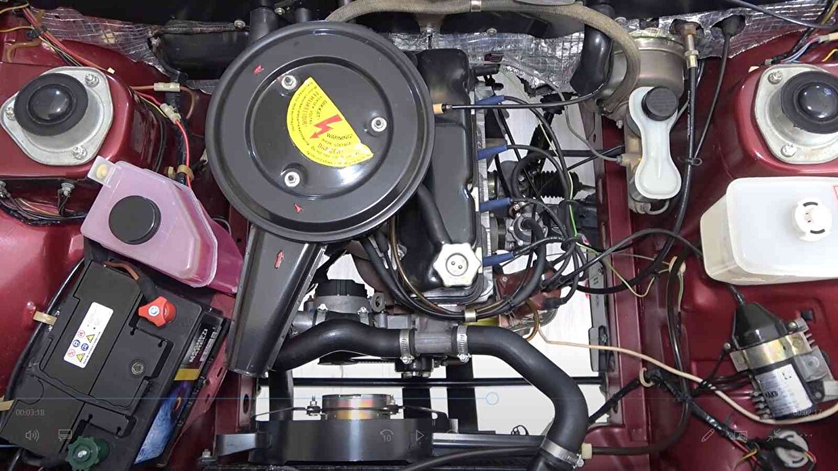 Aracı şu an için satmayı düşünmediğini belirten Güzel, "Şu anda sehpanın üzerine kaldırdık, elimizden geldiği kadar korumaya çalışıyoruz. Şu fiyattır, bu fiyattır diyemeyiz. Çünkü emsali olmayan bir araç. Şu an emsalini biz göremiyoruz” dedi.<br>