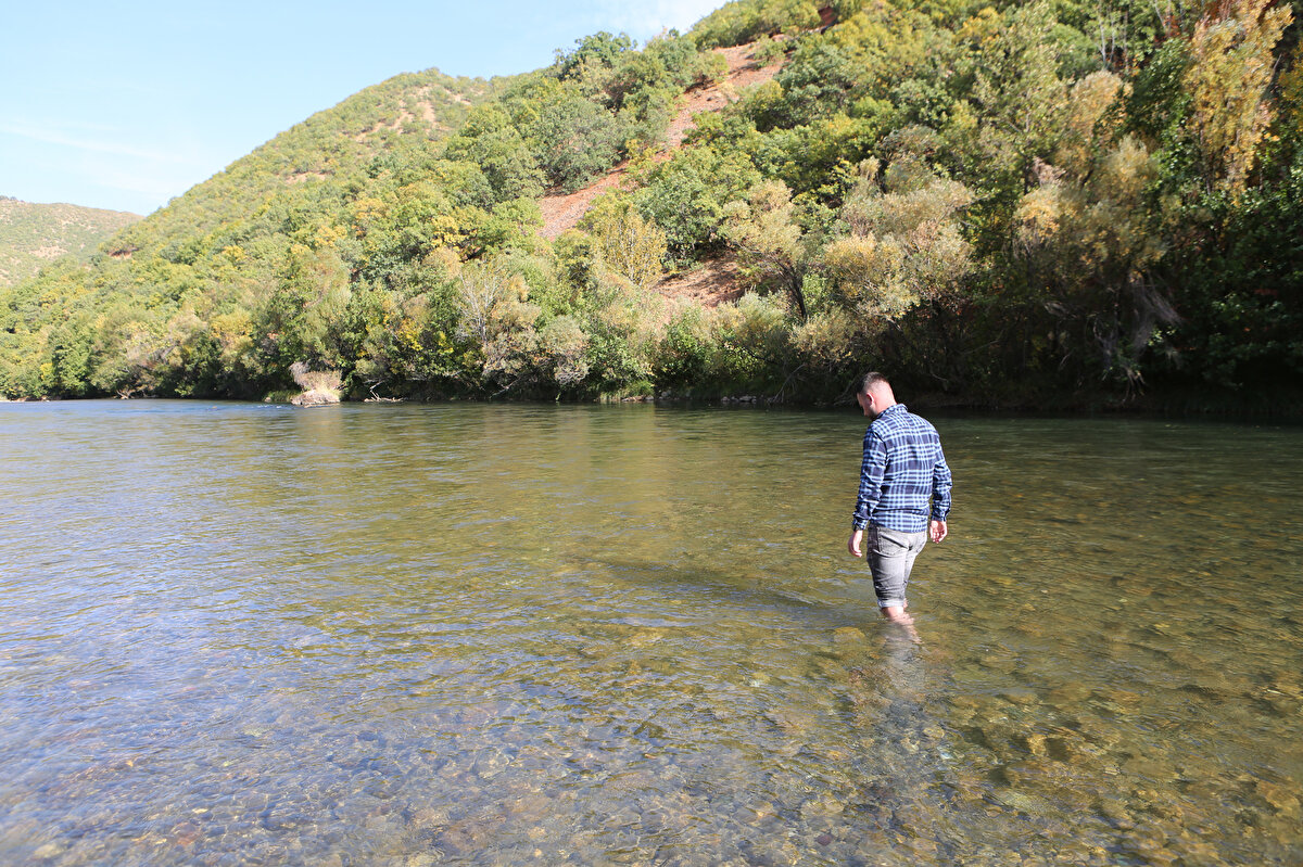 Ancak bu yıl yaşanan kuraklık, yurdun büyük bölümünde olduğu gibi Tunceli’de de etkisini gösterdi. Ülkenin en fazla yağış alan bölgelerinden olan Tunceli’ye, geçen yıllara göre bu sene az yağış düştü.<br>