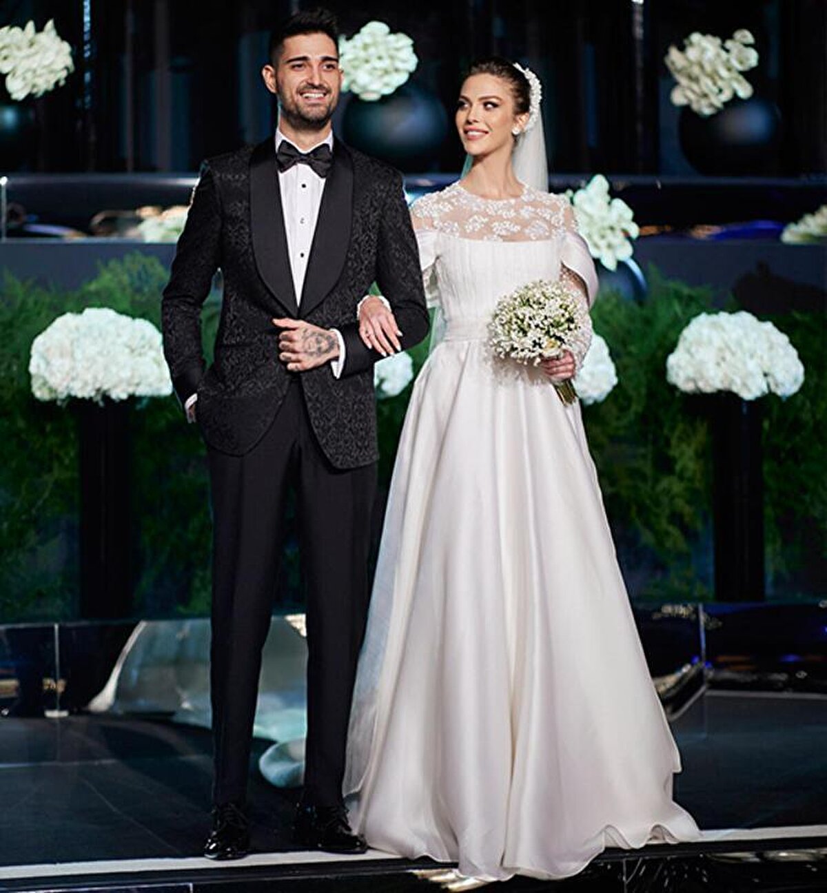 Usta sanatçı İbrahim Tatlıses ile Derya Tuna'nın şarkıcı oğulları İdo Tatlıses, 7 Ekim'de Yasemin Şefkatli ile görkemli bir düğünle hayatını birleştirdi.<br>