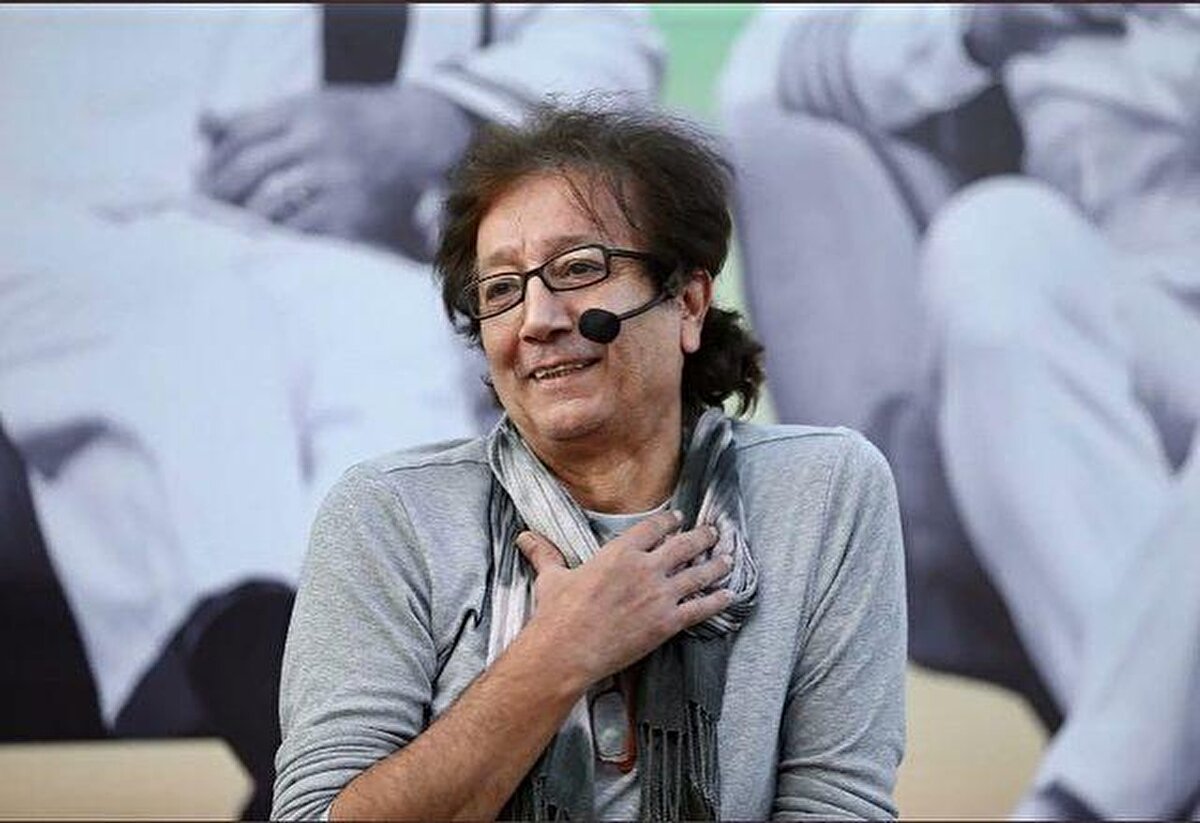 Instagram hesabından hayatına dair kareleri paylaşmayı ihmal etmeyen Süheyl Uygur, hala Türkiye'nin çeşitli bölgelerinde tiyatro yapabilmek için turnelere çıkıyor.<br><br>