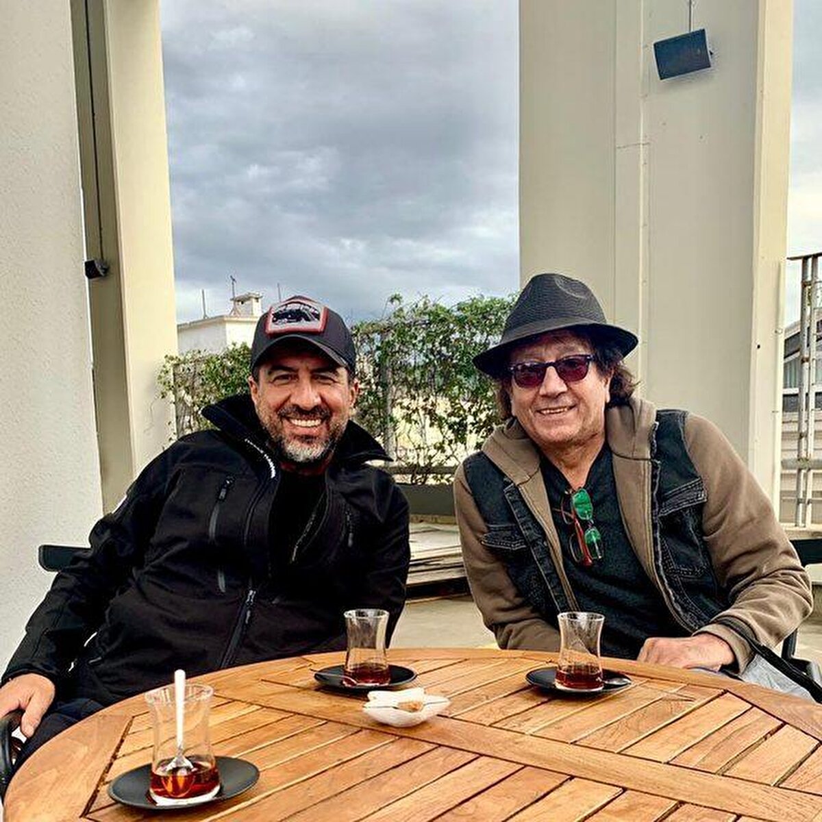 Yer aldığı projeler;<br><br>2018 / Bende Kal<br>2009 / Altın Kızlar<br>2005 / Haylaz Babam<br>2002 / Çekirdek Aile<br>2001 / Yeşil Işık<br>2001 / Her Şey Oğlum İçin<br>1999 / Uzaydan Adam Çıkmaz