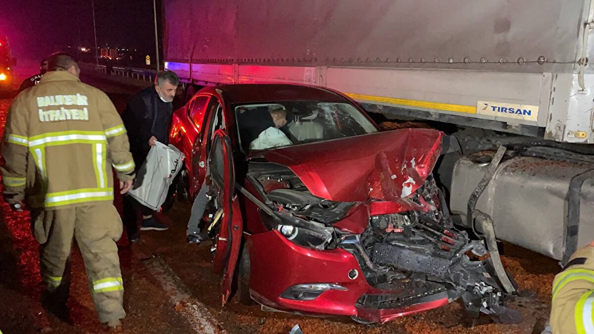  Dün sabah saatlerinde birçoğu hurdaya dönen araçların kaldırılıp, temizlenmesinin ardından yol tekrar ulaşıma açıldı.