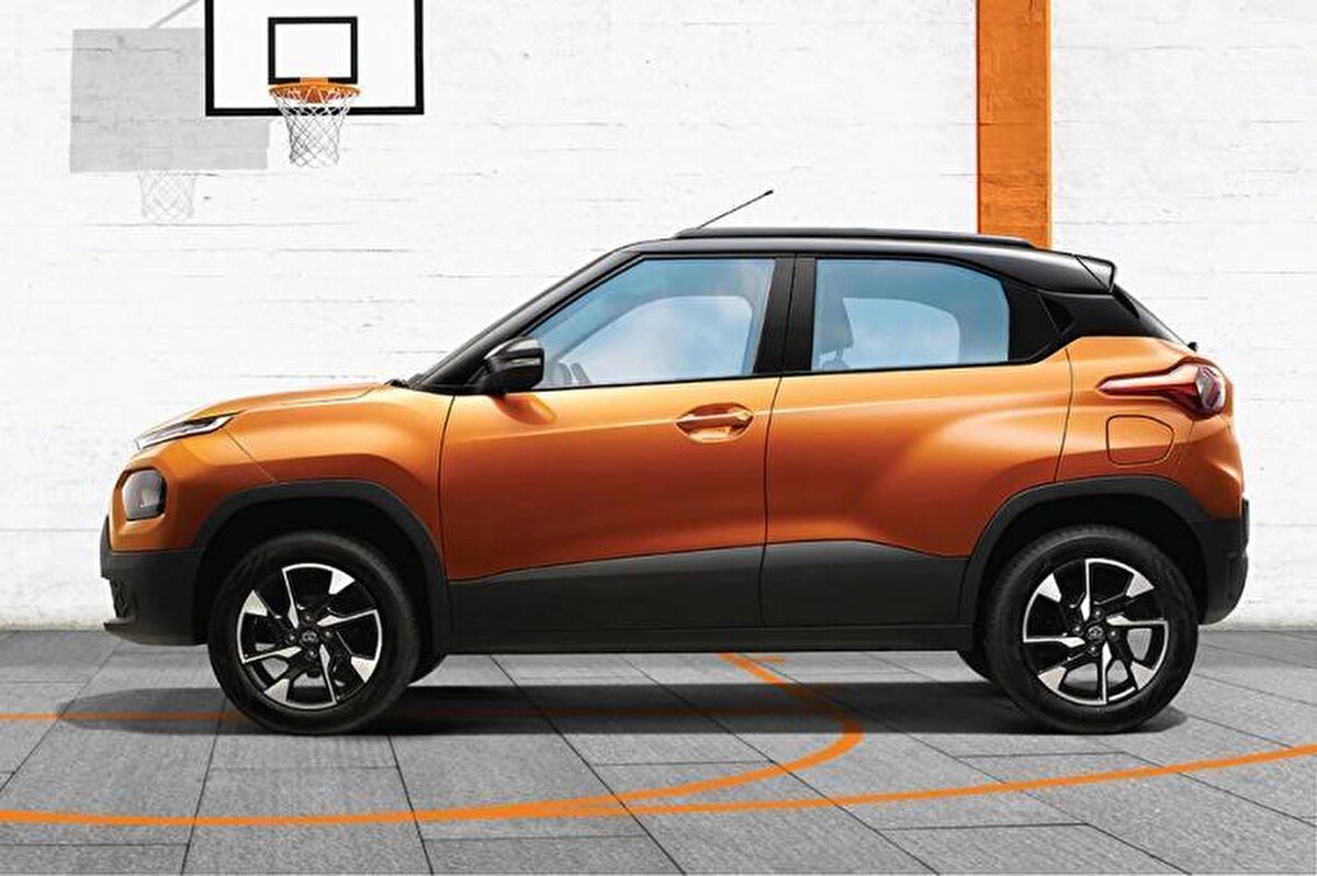 Çift farlı yapısı ve çift renk desteğiyle beraber şirin bir görüntü de sunan 2022 Tata Punch, 3.827 mm uzunluk değeriyle geliyor. Casper modelinden biraz daha büyük olan seri, dingil mesafesi kısmında ise 2.445 mm gibi bir değer sunuyor.<br><br>