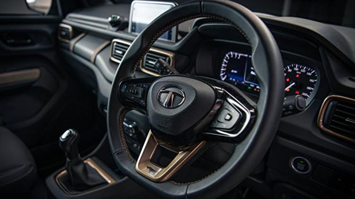 190 mm gibi bir de yüksekli değeri bulunan aracın, kısa süre önce tanıtılan yeni Citroen C3 modelinden de biraz daha küçük olduğu gözüküyor.<br><br>