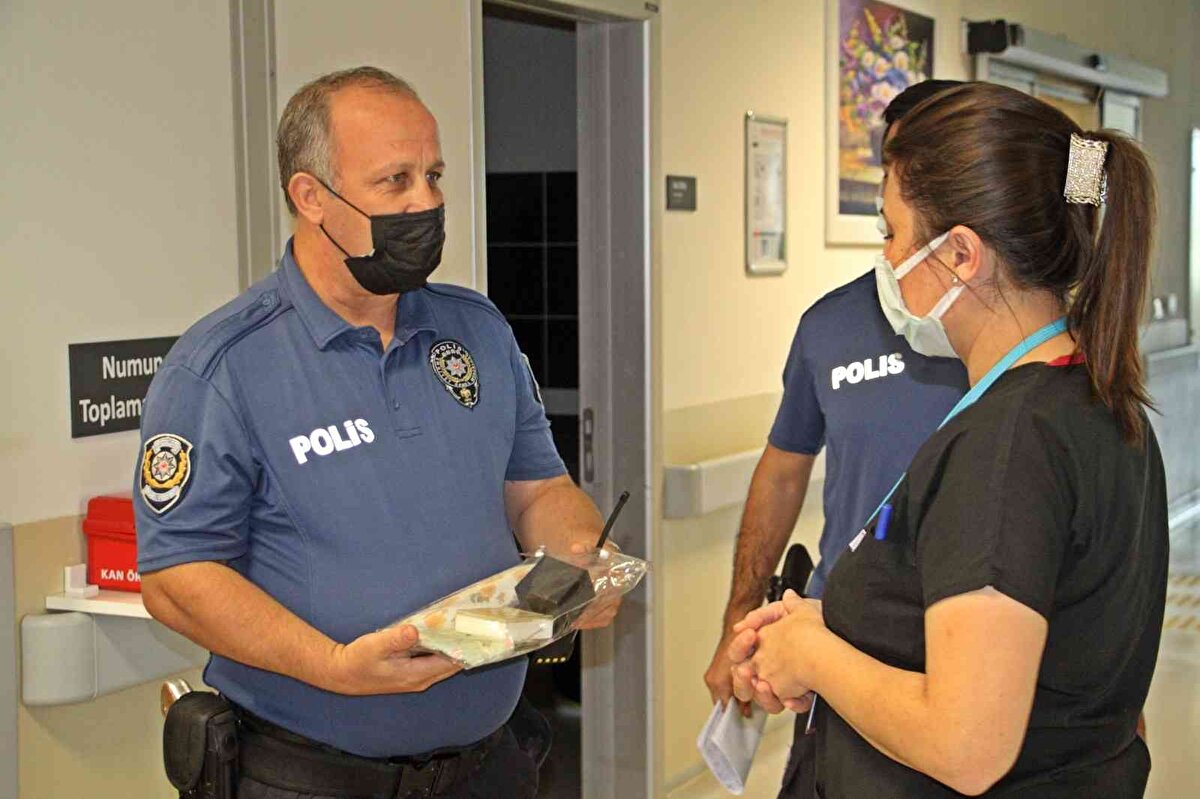 Yapılan araştırma sonucu, çantanın yaklaşık 1,5 yıl önce 89 yaşında Alzheimer ve serebrovasküler hastalıkları nedeni ile hayatını kaybeden bir hastaya ait olduğu ortaya çıktı. 