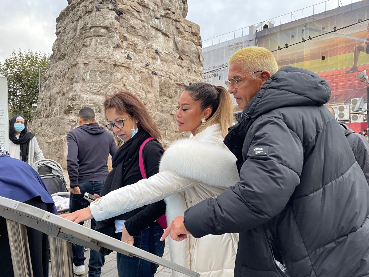 Samy Naceri, "Bana tarihi yerleri gezdirdiler. Osmanlı'dan Atatürk'e kadar olan tarihi eser ve olaylar hakkında bilgi verdiler. Tarihe ilgi duyan bir kişi olarak Türkiye'de olmak muazzamdı" ifadelerini kullandı.<br>
