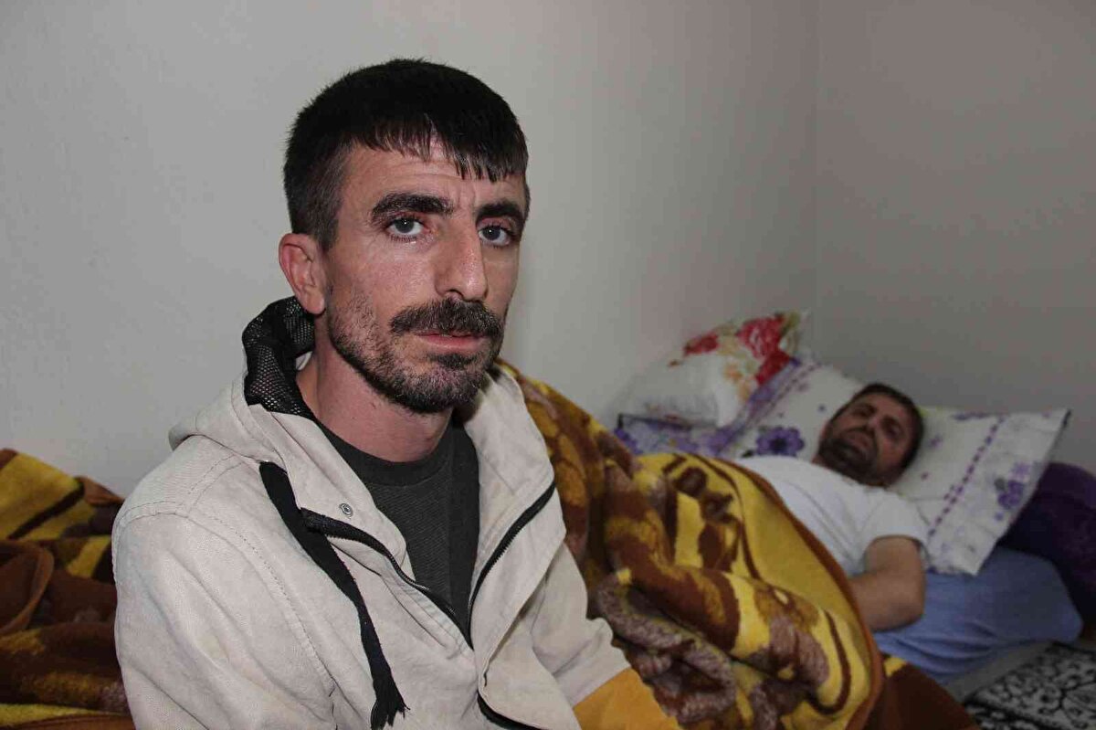 Manisa'nın Şehzadeler ilçesinde Diyarbakırlı bir ailenin 8 çocuğundan biri olan 29 yaşındaki Ümit Aktepe büyük abisinin yanında şoför olarak çalışırken böbreklerinin iflas etmesi sonucu annesinden nakledilen böbrekle yeniden hayata tutundu. Böbrek naklinden bir yıl sonra annesini kaybeden Aktepe, 9 ay önce başlayan ayak ağrılarıyla yürümekte zorluk çekemeye başladı.<br><br><br>