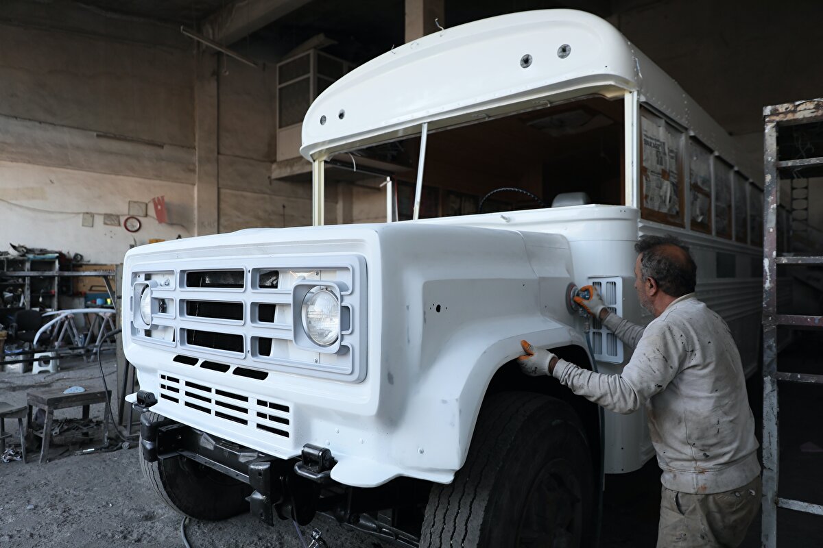 Yamaç paraşütü ile karavan hayalini bir arada yaşamanın çok heyecanlı olacağını anlatan Mert, "Paraşütle ilgili uçaktan atlama eğitimimi devam ettiriyorum. Uçaktan atlayıp paraşütle karavana iniş yapma projelerim var ve gerçekleştireceğimi düşünüyorum." ifadelerini kullandı.<br>