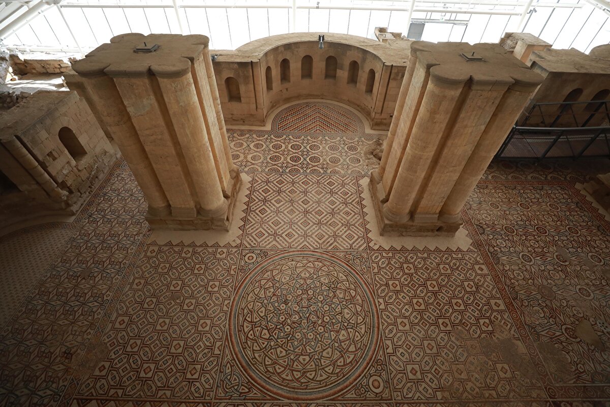 Hamdan, restorasyonun "dünyada kültürel mirasın korunması alanında önemli bir proje" olduğunu belirtti. Bu projeyle bölgeyi ziyarete açmayı ve eserlerin yüksek sıcaklık veya yağmur gibi olumsuz hava koşullarından korunmasını sağlamayı hedeflediklerini ifade etti.