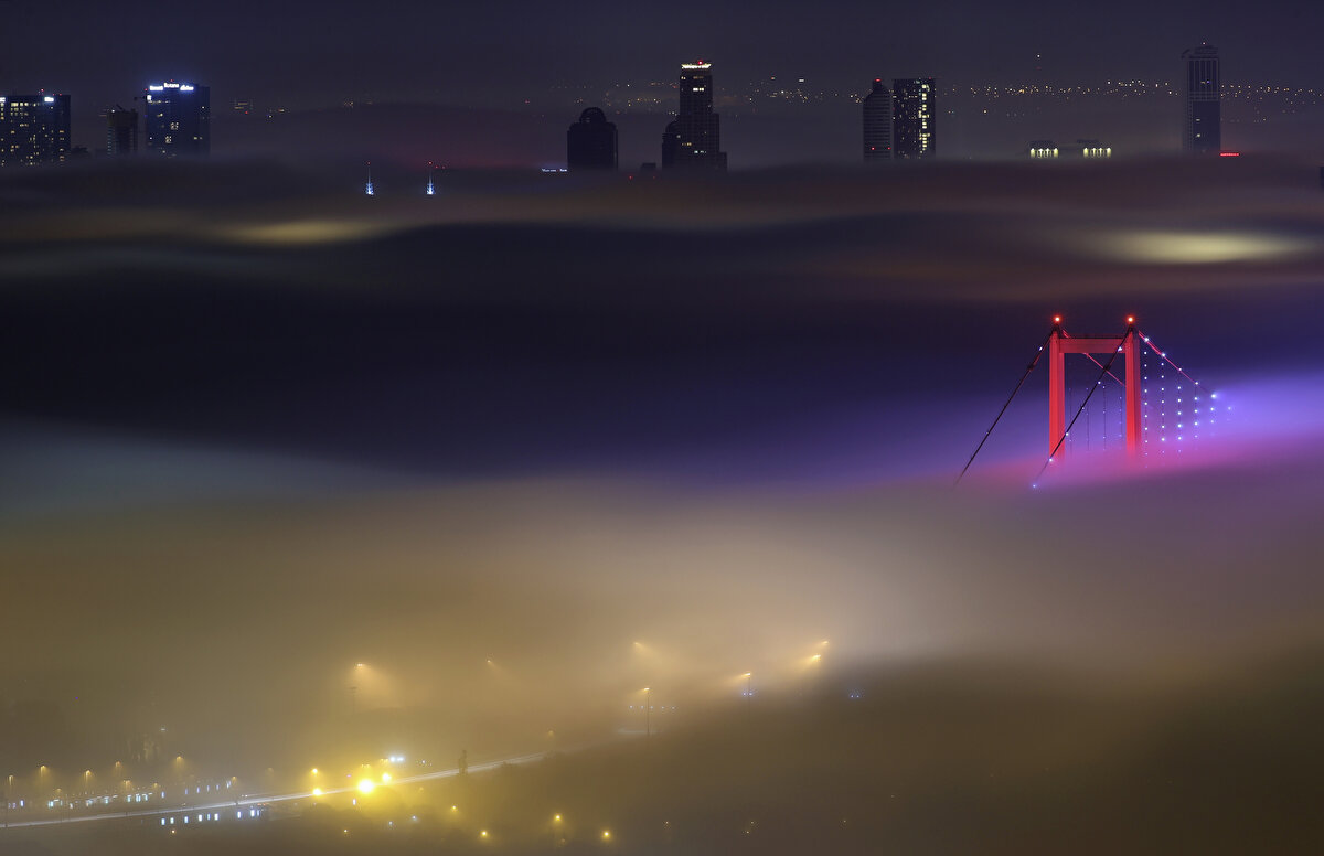 Meteoroloji'den yapılan açıklamada "Marmara, Ege, İç Anadolu, Karadeniz ve Doğu Anadolu başta olmak üzere ülkemizin kuzey ve iç kesimlerde pus ve sis hadisesi beklendiğinden meydana gelebilecek olumsuzluklara karşı ilgililerin ve vatandaşların dikkatli ve tedbirli olmaları gerekmektedir" denildi.<br><br>