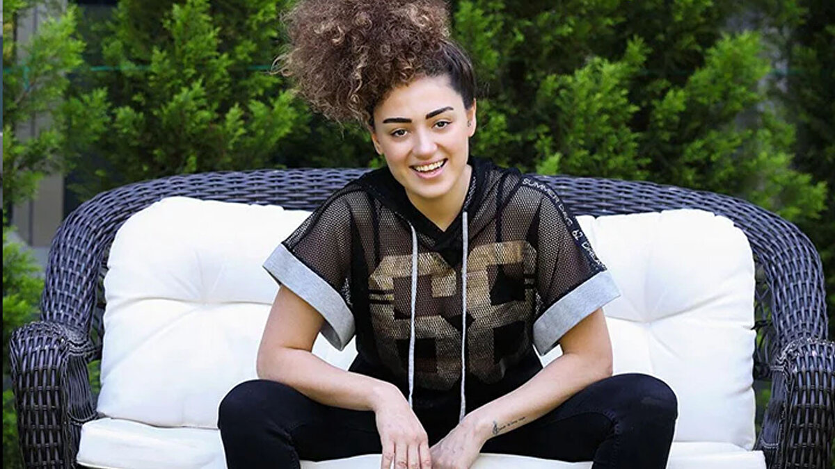 İdo ile Yasemin'in düğününe Melek Zübeyde dışındaki kardeşleri katılmadı. Ahmet Tatlı, Dilan Çıtak, Elif Ada'nın düğüne neden katılmadığı merak konusu olmuştu.<br><br>