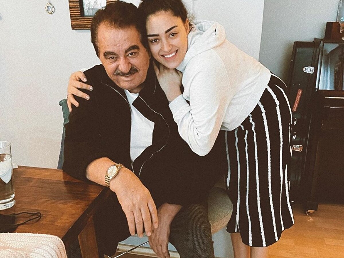 Çıtak, konser öncesi verdiği röportajda sorulan "İdo Tatlıses'in düğününe neden katılmadınız?" sorusuna "kayda değer şeyler konuşalım" şeklinde yanıt verdi.Geçtiğimiz yıl İbrahim Tatlıses, Kuşadası’ndaki sitesinden çocuklarına birer daire vereceğini açıklamıştı. Tatlıses, Dilan Çıtak dışında bütün çocuklarına ev vermişti. Bu durum baba kız arasında kırgınlığa neden olmuştu.<br><br><br><br>