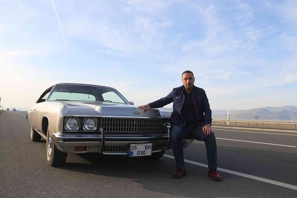 Ertek, araca çok fazla ilginin olduğunu fakat satmayı düşünmediğini kaydederek, “Trafikte aracı görenler sürekli soruyorlar satılık mı diye. Ben aracı almadan önce aynı onlar gibi klasik araçların peşinde dolaşıyordum. Ben aracımı satmayı düşünmüyorum” dedi.<br><br>