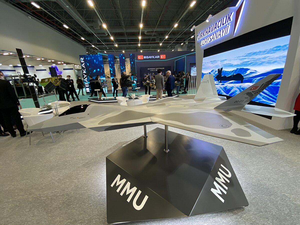 Türkiye Cumhuriyeti Millî Savunma Bakanlığı, İçişleri Bakanlığı, Sanayi ve Teknoloji Bakanlığı, Ticaret Bakanlığı ve Savunma Sanayii Başkanlığı (SSB) tarafından desteklenen fuar 40 bin metrekarelik alanda, 30 ülkeden 600'ün üzerinde firmanın katılımı ile gerçekleşiyor. BAYKAR, ASELSAN, TUSAŞ (TAI & TEI), ROKETSAN, HAVELSAN, BMC, STM, KALE GROUP, FNSS, TAIS, PRATT & WHITNEY, DOWAKSA, UKRSPECEXPORT, IVCHENKO-PROGRESS ve MOTOR SICH gibi firmaların yer aldığı fuarda, başka savunma fuarlarında yer almayan; insansız silahlı ve silahsız hava aracı, helikopter, uçak, zırhlı araç, silah, roket ve mühimmat imalatı, denizaltı ve savaş gemilerinin üretimi, tank ve teçhizatları, haberleşme cihaz ve ekipmanlarının üretimi, siber güvenlik, yazılım ve donanım geliştirilmesine kadar savunma, havacılık ve uzay sektöründeki en son teknolojiler ile üretilen birçok ürün ilk defa sektöre tanıtılıyor.<br><br>İşte fuarda yer alan sistemler...