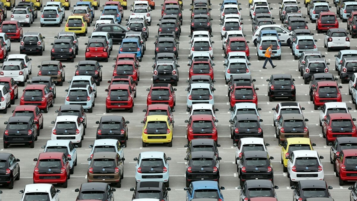 Ekimde online pazarda Türkiye pazarı satış hızı ortalama 33 gün olurken, en hızlı satılan marka 28 günle Volkswagen oldu.<br><br>En yavaş satılan ise 46 günlük satış hızıyla BMW olarak belirlendi.