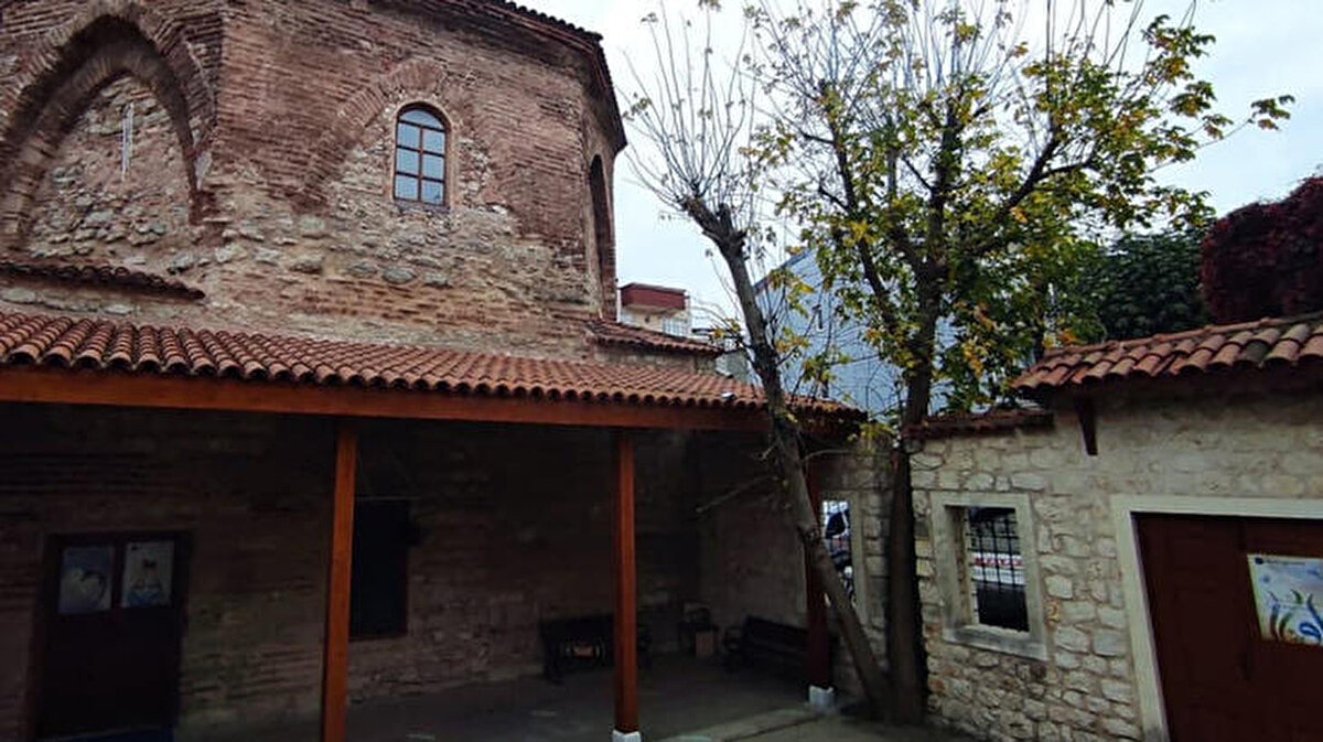 CNN Türk Muhabiri Mücahit Topçu’nun özel haberine göre, İstanbul Vakıflar 1. Bölge Müdürlüğü 2014-2016 yıllarında Fatih’te bulunan Şeyh Süleyman Mescidi'nde restorasyon çalışması yaptı.<br><br>