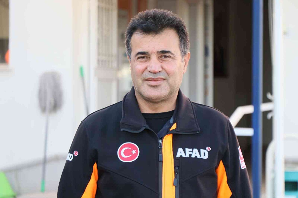 Ülkemizin en önemli dağları arasında yer alan ve Erciyes Dağı'ndan sonraki 2. büyük volkanik dağ olan Hasan Dağı'nda depremlerden sonra yapılan inceleme ve ölçümlerde gözlemlenen hareketlilik uzmanları endişelendirdi. Magma tabakasında yükselmelerin yaşandığı Hasan Dağı'nda incelemeler gerçekleştirdiklerini belirten Aksaray AFAD Müdürü Cezmi Türkmen, "Depremlerin ardından yaptığımız incelemede magma tabakasındaki hareketliliği, yükselmeleri gördük ve tespit ettik. Konuyla ilgili çalışmalarımız acil olarak başlatıldı" dedi.<br><br><br>