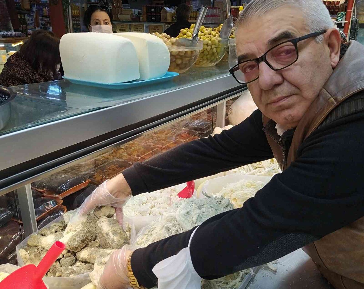 İçerisinde bulunan antioksidanlar sayesinde vücut için güçlü bir antibiyotik olan küflü peynir, düzenli tüketildiğinde vücudu hastalıklara karşı daha dirençli hâle getiriyor.