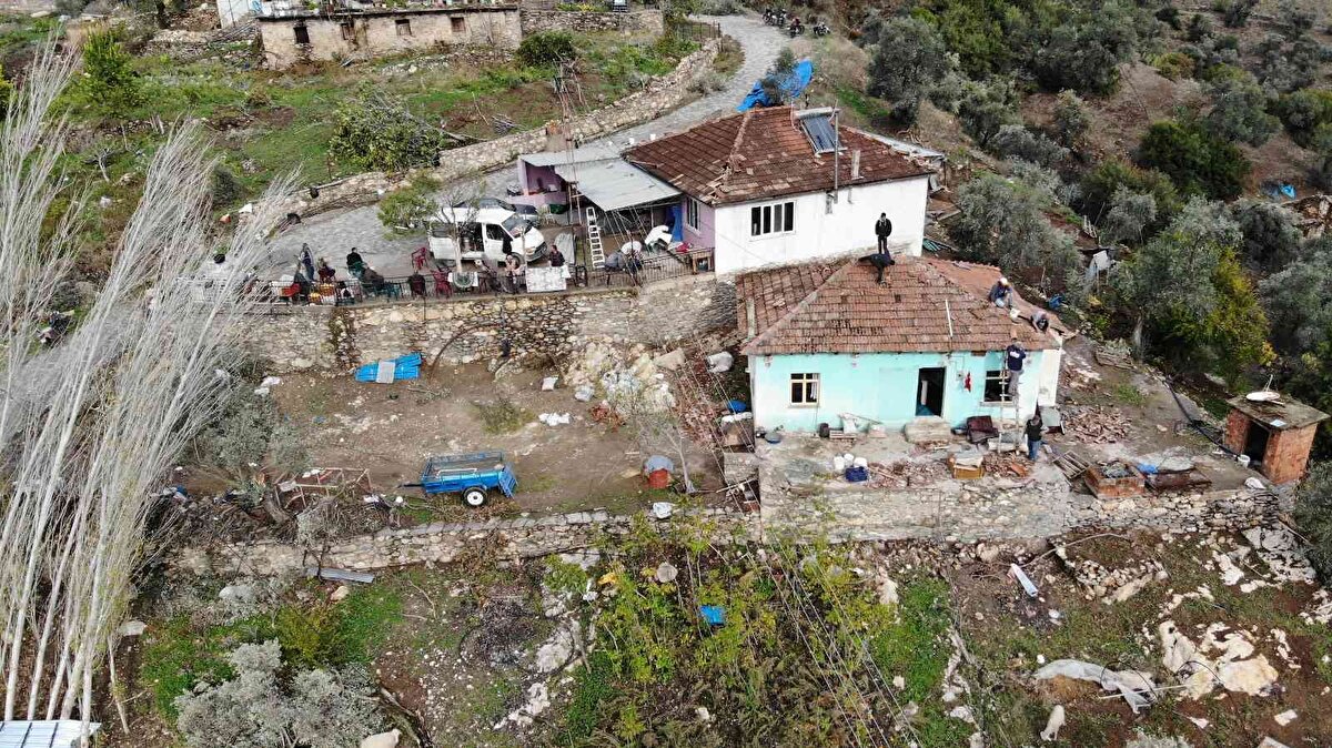 Olaydan sonra köye gelen İncirliova Belediye Başkanı Aytekin Kaya, fırtınanın köyü adeta yerle bir ettiğini belirterek, tek tesellilerinin yaralanma ve can kaybı yaşanmaması olduğunu söyledi.<br><br>