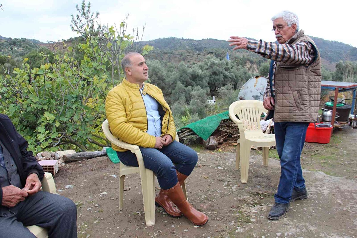 Elektrik ve suların da kesik olduğu köyde, ekiplerin çalışmaları devam ediyor.<br><br>