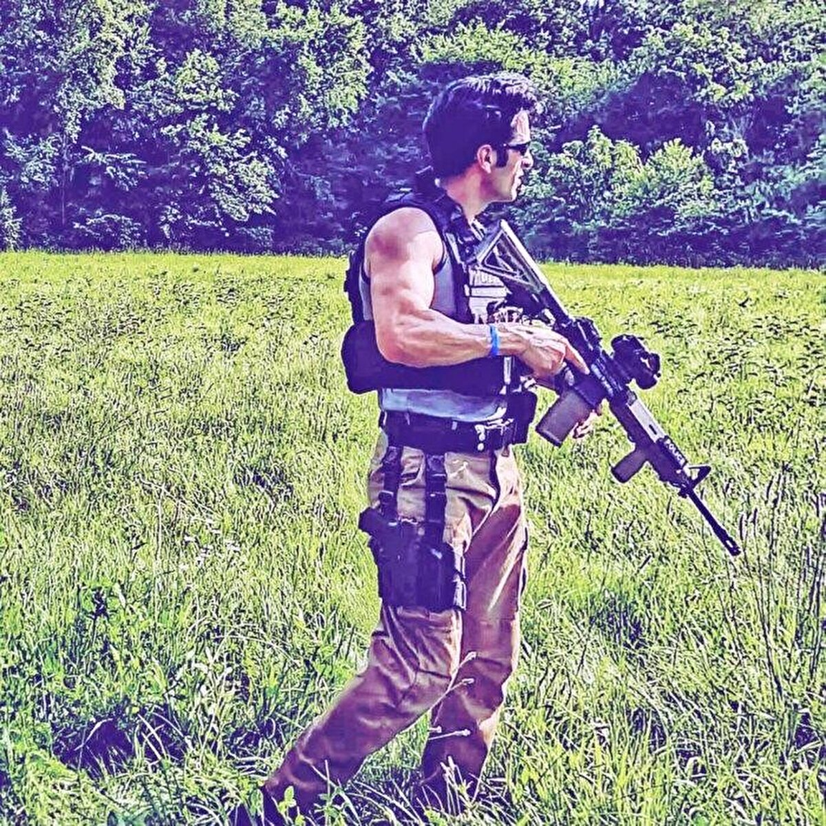 Kendi hayatında yaşadıklarıyla gençlere örnek olan Kaya, 'şu an neler yapıyorsunuz' sorusuna ise “Kendi şirketimi kurdum. Eğitmenlik ve danışmanlık yapıyorum. Yasalar, silahlar ve güvenlikle ilgili eğitimler veriyorum. Aynı zamanda 'Amerikalı Aynasız' adıyla da YouTube'da videolar yapıyorum. Twitch platformunda canlı yayın açıp gençlere bazı bilgiler ve eğitimler vermeye çalışıyorum. Hayat sana bir şeyler verir ve senin de hayata bir şeyler vermen gerekir. Hayatta inandığım şey budur. Ben de gençlere bir şeyler katmaya çalışıyorum. Bir kişiye yardım edebilirsek ne mutlu bana" diye cevap verdi.