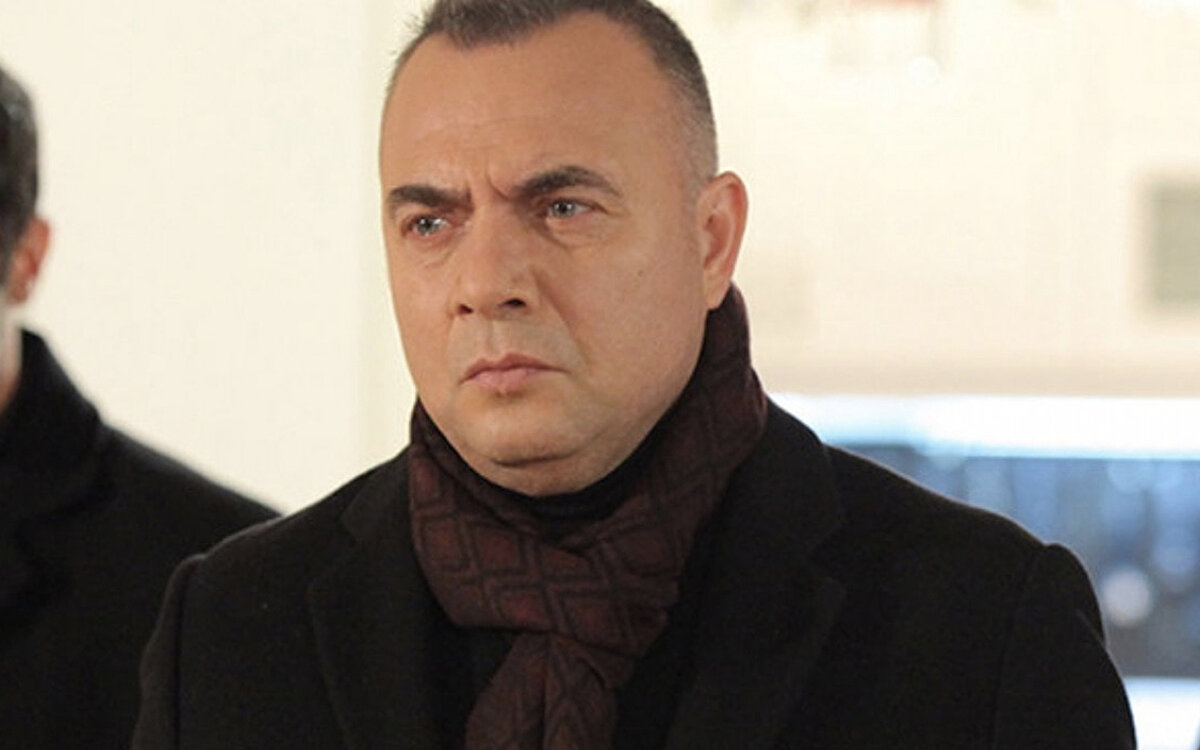 Çünkü hakları bizim değil. Bunu yapacak olan arkadaşlar o hakkın sahibi olan arkadaşlardır. Nasıl yaparlar, yaparlar mı, orasını bilmiyorum. Biz başka projelerle uğraşıyoruz."