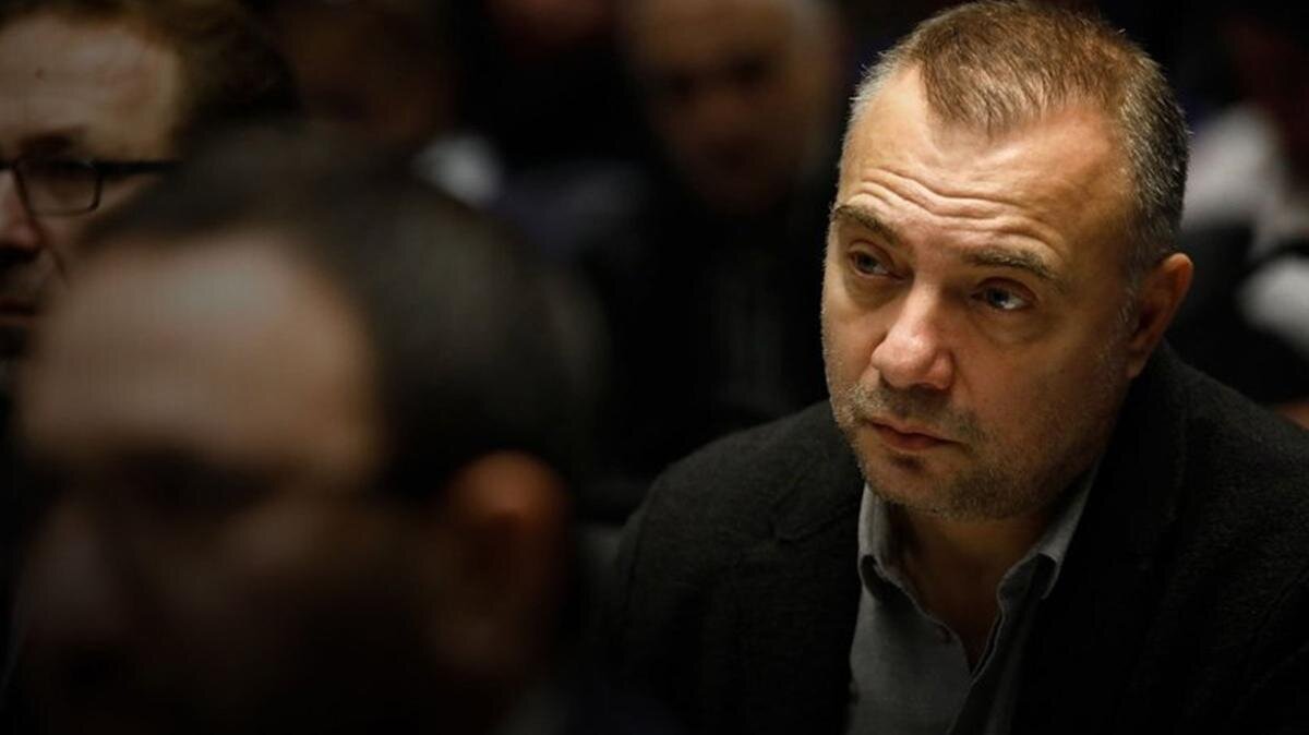 Türkiye'de Kurtlar Vadisi'nden sonra en fazla tutulan dizilerden biri de ATV ekranlarında yayınlanan Eşkıya Dünyaya Hükümdar olmaz dizisi oldu.