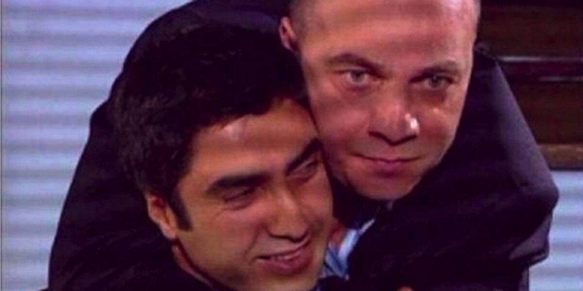 Dizinin başrol oyuncusu Oktay Kaynarca, canlandırdığı Çakırbeyli karakteriyle uzun süre gündemden düşmedi. Geçtiğimiz aylarda yayın hayatına son veren diziden sonra çeşitli iddialar ortaya atıldı.