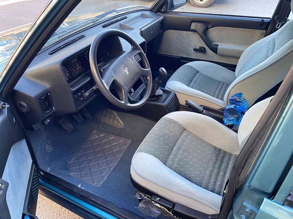 Otomobili haftada sadece bir gün otoparktan çıkarıp kısa süreli kullanan Deniz, otomobilini muayeneye dahi çekici ile götürdüğünü, aracın az kullanılmış ve parçalarının orijinal olduğunu ifade ederek istediği miktarın normal olduğunu söyledi.<br>