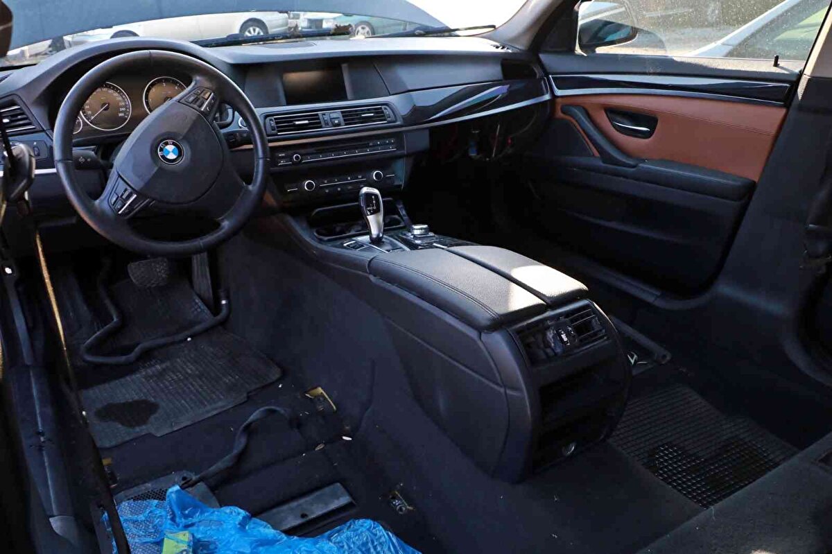 Söz konusu yöntem hakkında konuşan Antalya Otoparkçılar ve Oto Yıkamacılar Derneği Başkanı Hakan Topçu, bunun hem alacaklıya hem de devlete mağduriyet oluşturduğunu söyledi.<br>