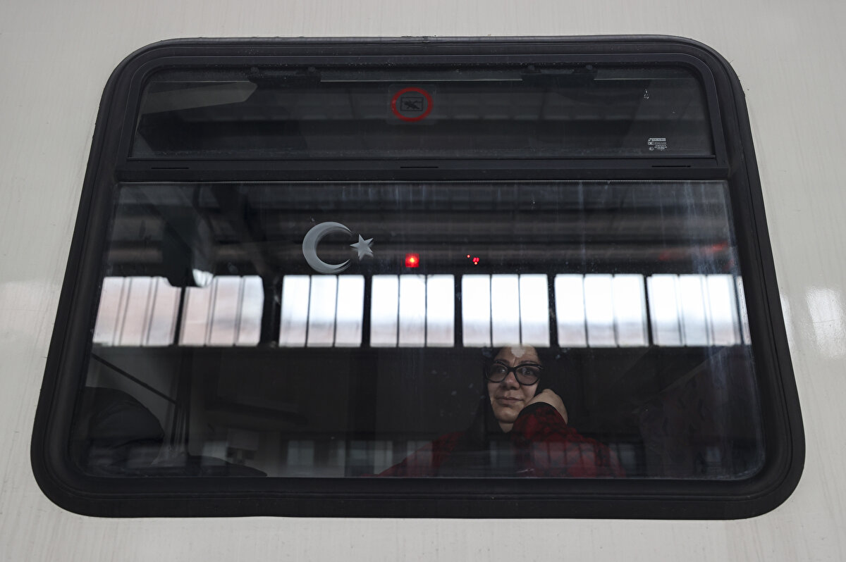 Türkiye Cumhuriyeti Devlet Demiryolları Taşımacılık A.Ş. tarafından turizme katkı sağlamak amacıyla hayata geçirilen Turistik Doğu Ekspresi, koronavirüs salgını nedeniyle seferlerine geçen yıl Mart ayında ara verdi.<br><br>