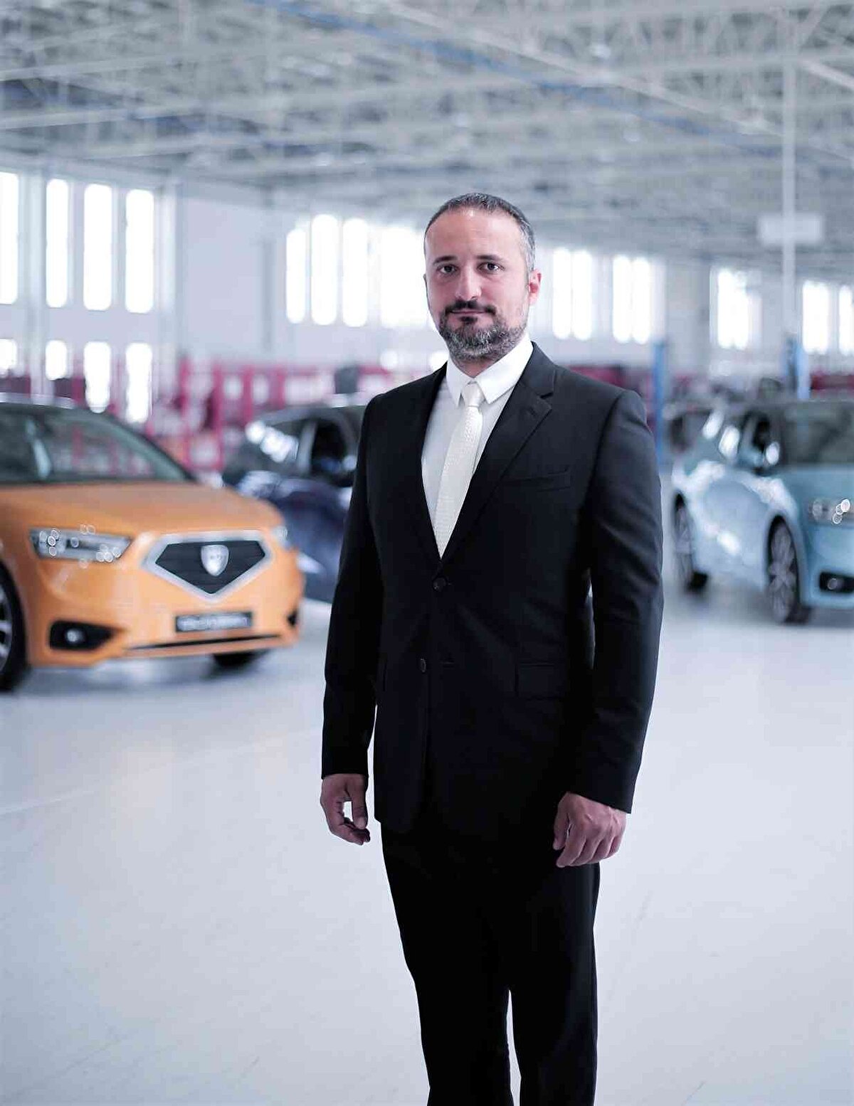 Yakın Doğu Üniversitesi Mütevelli Heyeti Başkanı Prof. Dr. İrfan Suat Günsel, GÜNSEL'in KKTC, Türkiye ve Türk dünyası için yepyeni fırsatlar sunacağını söyledi.<br><br>Günsel, “GÜNSEL 50 yıllık bir hayalin ürünü. Kurucu Rektörümüz Suat Günsel’in çocukluk hayali. Bu hayali biz 200’ün üzerinde mühendis ve tasarımcı ile 5 yıllık bir emeğin sonunda gerçekleştirdik” dedi.