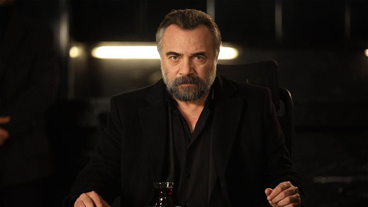 Gazetecilerin "Hayatınızda biri var mı?" sorusuna yanıt veren oyuncu, "Şu an için kimse yok ama dua edin" dedi.<br><br>