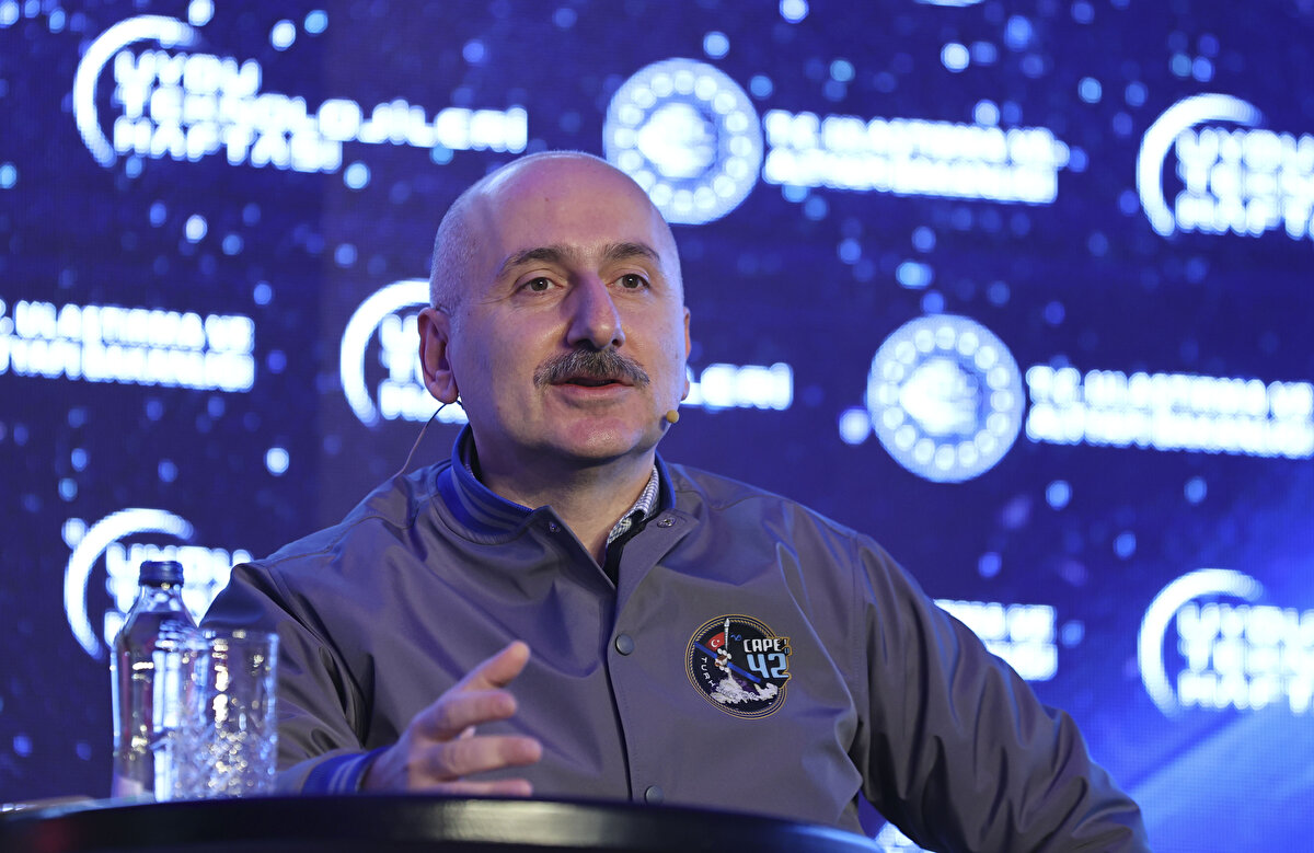 TÜRKSAT Genel Müdürlüğü Gölbaşı Yerleşkesinde düzenlenen uydu fırlatma töreni sonrasında Ulaştırma ve Altyapı Bakanı Adil Karaismailoğlu ve Cumhurbaşkanı Yardımcısı Fuat Oktay açıklamalarda bulundu.<br><br>