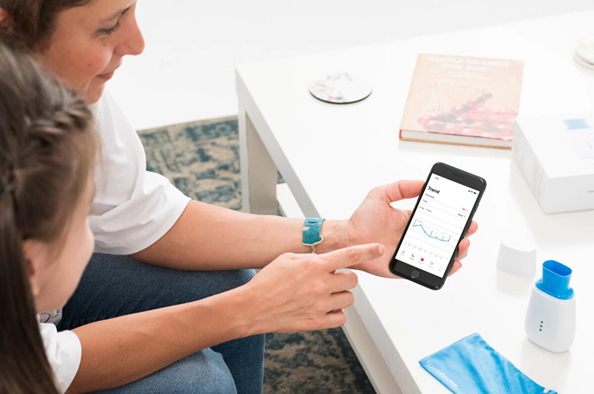 Pandemi sürecinde kendi merkezlerinde takipli kistik fibrozis hastalarından, özellikle şehir dışında oturan, hastaneye gelemeyen hastaları dahil ederek klinik bir çalışma başlattıklarını anlatan Prof. Dr. Karadağ, sözlerini şöyle noktaladı: "Bunlara bir de kontrol grubu ekledik.<br><br>