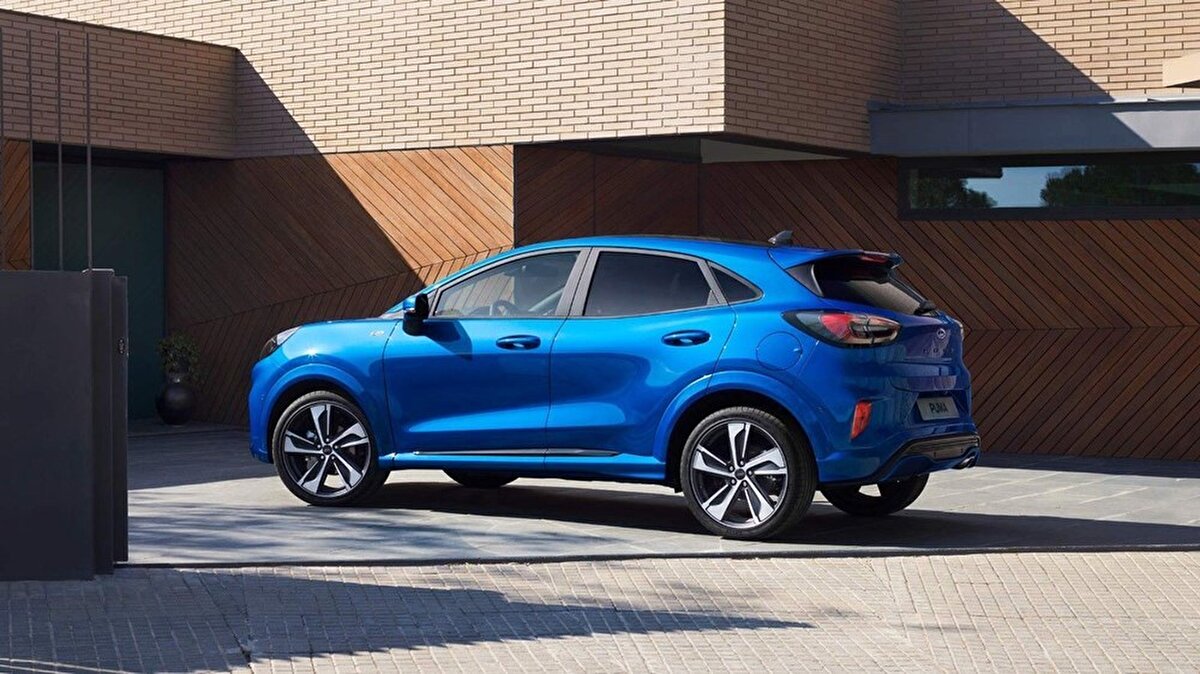 FORD<br><br>Puma Style SUV 1.0L EcoBoost 95PS 6 İleri Manuel Benzin<br><br>Liste fiyatı 433.300 TL<br><br>Style SUV 1.0L EcoBoost 125PS 7 İleri Otomatik Benzin Euro 6.2 - 468.400 TL