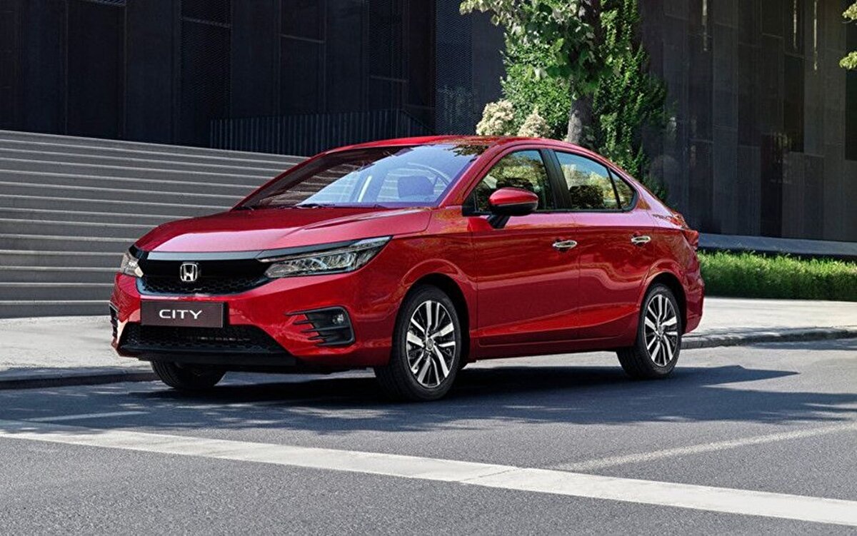 HONDA<br><br>Yeni Honda City 1.5L VTEC Benzinli Otomatik Elegance<br><br>Fiyatı: 385.000 TL<br><br>City 1.5L VTEC Benzinli Otomatik Executive<br>399.000 TL
