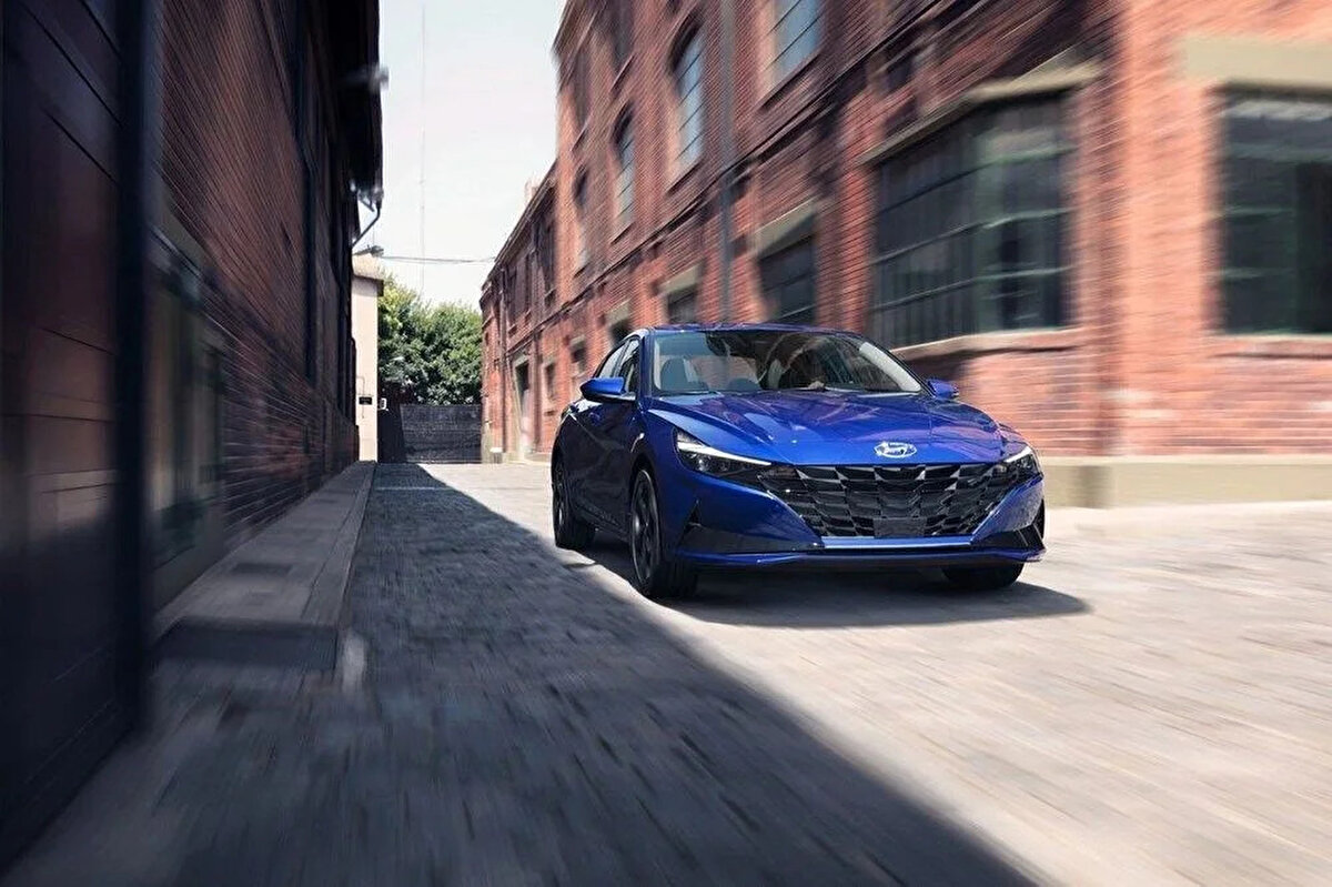 HYUNDAI<br><br>Yeni Elantra 1.6MPI 6 İleri Manuel Style (Benzinli) <br><br>Fiyatı 444.700 TL<br><br>1.6 MPI 123 PS Style Comfort Benzin CVT - 469.200 TL