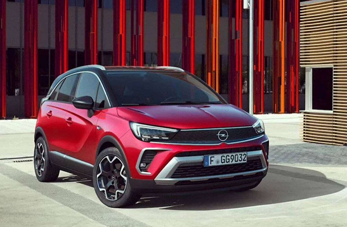 OPEL<br><br>CROSSLAND 1.2 Benzinli MT-6 130 HP Edition - ESSENTIAL<br><br>Fiyatı 423.900 TL<br><br>1.2 130 HP BENZİN MT6 EDITION - 445.900 TL<br><br>1.2 130 HP BENZİN AT6 ESSENTIAL- 451.900 TL<br><br>1.2 130 HP BENZİN AT6 EDITION - 471.900 TL<br><br>1.2 130 HP BENZİN AT6 ELEGANCE - 497.900 TL<br><br>