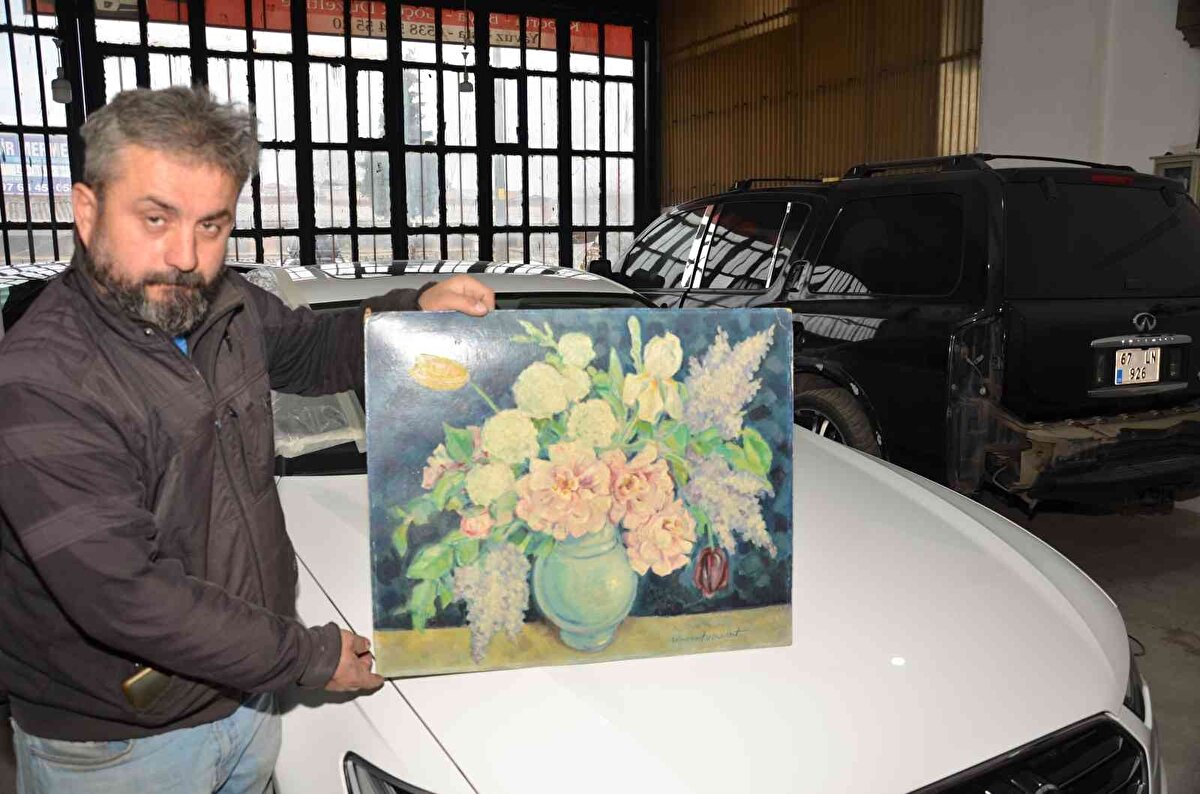 Hollandalı ünlü ressam Vincent Van Gogh'un bilinmeyen bir resmi Alaplı İlçesinde bir Oto Kaporta ustalığı dükkanından çıktı. Paris'teki tarihi Lille Müzesinde tıpa tıp bir benzeri olduğu ve Van Gogh’un tabloları Dünyada Paha Biçilemeyen Sanat Eserleri arasında yer alıyor.<br>