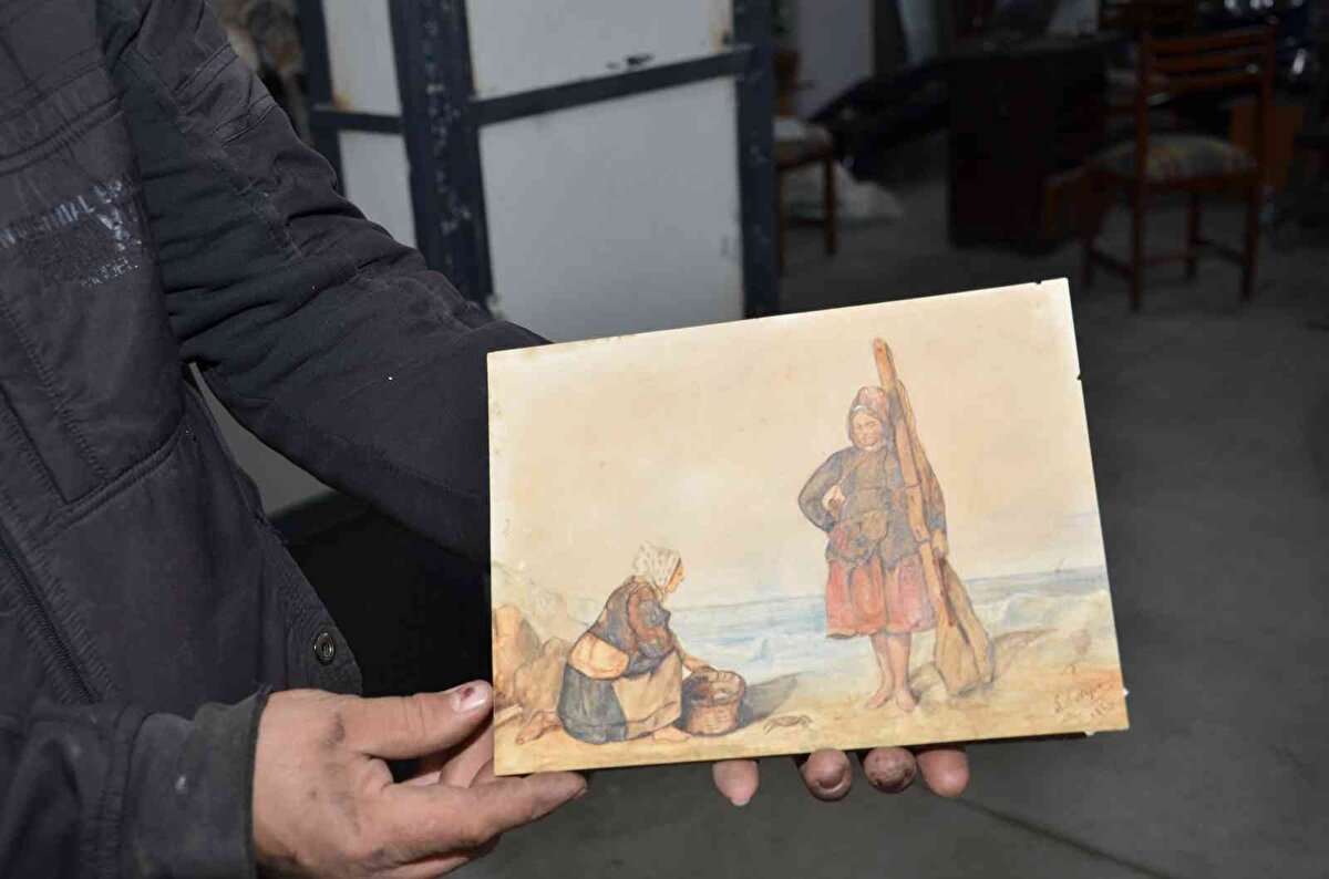 Uzun yıllar İstanbul Maslak Oto sanayisinde kaporta işi yapan Öztürk, tabloları Fatih Müzaye açık artırmalarında ve eskici pazarında bulunan Fransız bir arkadaşından aldığını söyledi. Öztürk, "Bu tabloda uzun zaman araştırdığımda gizli imzalar olan, Philippe Marbeau (1807-1861 ve Van Gogh) olduğunu gördüm. Bazı tabloları üzerinde 1860 yıllara ait olduğu ve yağlı boyanın üzerinde saç teli olduğunu görebiliyoruz. Diğer tablo Fransız Kraliçe ait üçüncü Napolyon hanımına yaptığı sanılan sulu boya arkasında imzası var ve bu tablo Lille müzelerinde şu anda bulunuyor, ama ben bendeki tablo gerçek olduğu savunuyorum" diye konuştu.