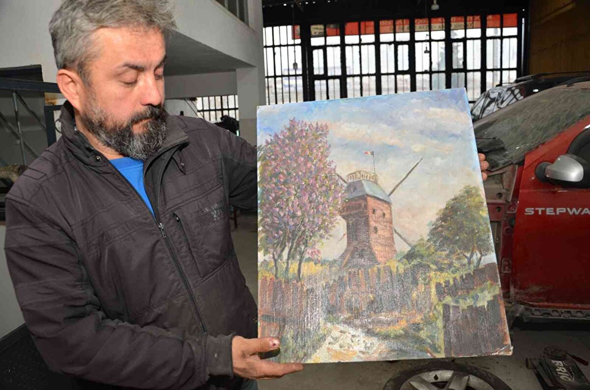 Ara sıra tabloların tozunu aldığını ve internet üzerinden yağlı boya resimlerini araştırma yapmasını çok sevdiğini söyleyen Öztürk,” Dünyada ve Türkiye’de ilk defa bu tablolar benim elime geçti. Ben bunların gerçek değerlerini öğrenmek istiyorum. Bunlar şu an saklı hazine gibi bir şey. Ayrıca İstanbul bir koleksiyon arkadaştan aldığım 6 tablo için 450 bin dolar teklif verdiler, Tabloların kime ait olduklarını ve gerçek değerini öğrenmeden vermek istemiyorum” diye konuştu.<br><br>