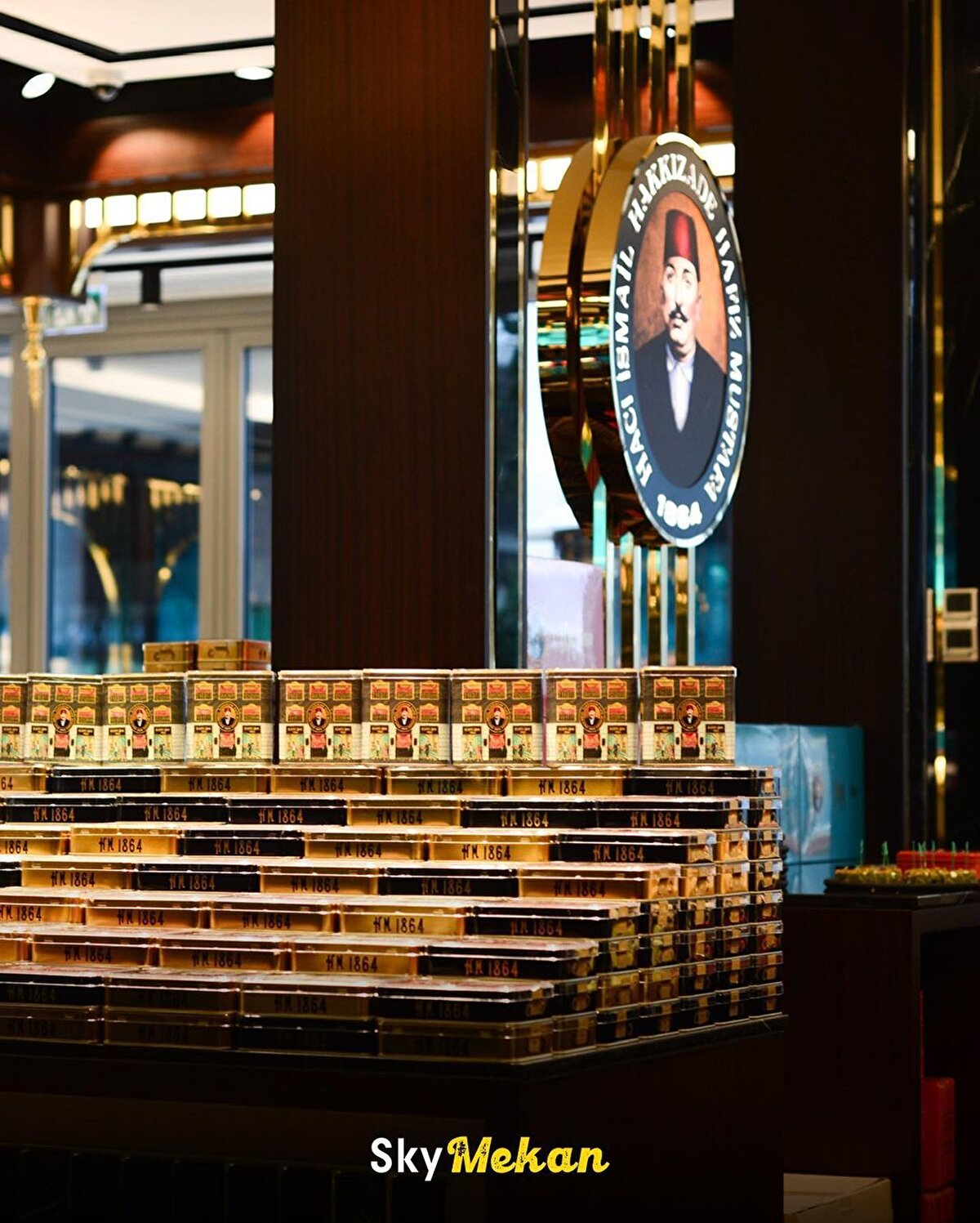 Hafız Mustafa Şekerlemeleri, geleneksel kültürümüze ve değerlerimize bağlılığını kaybetmeden, 158 yıllık geçmişiyle, tarihin izlerini ve lezzetlerini günümüze taşıyor.